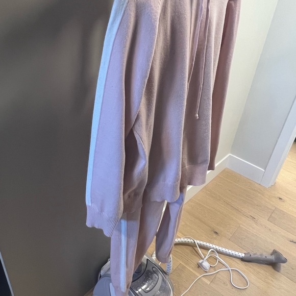 Sweatsuit - Picture 4 of 5